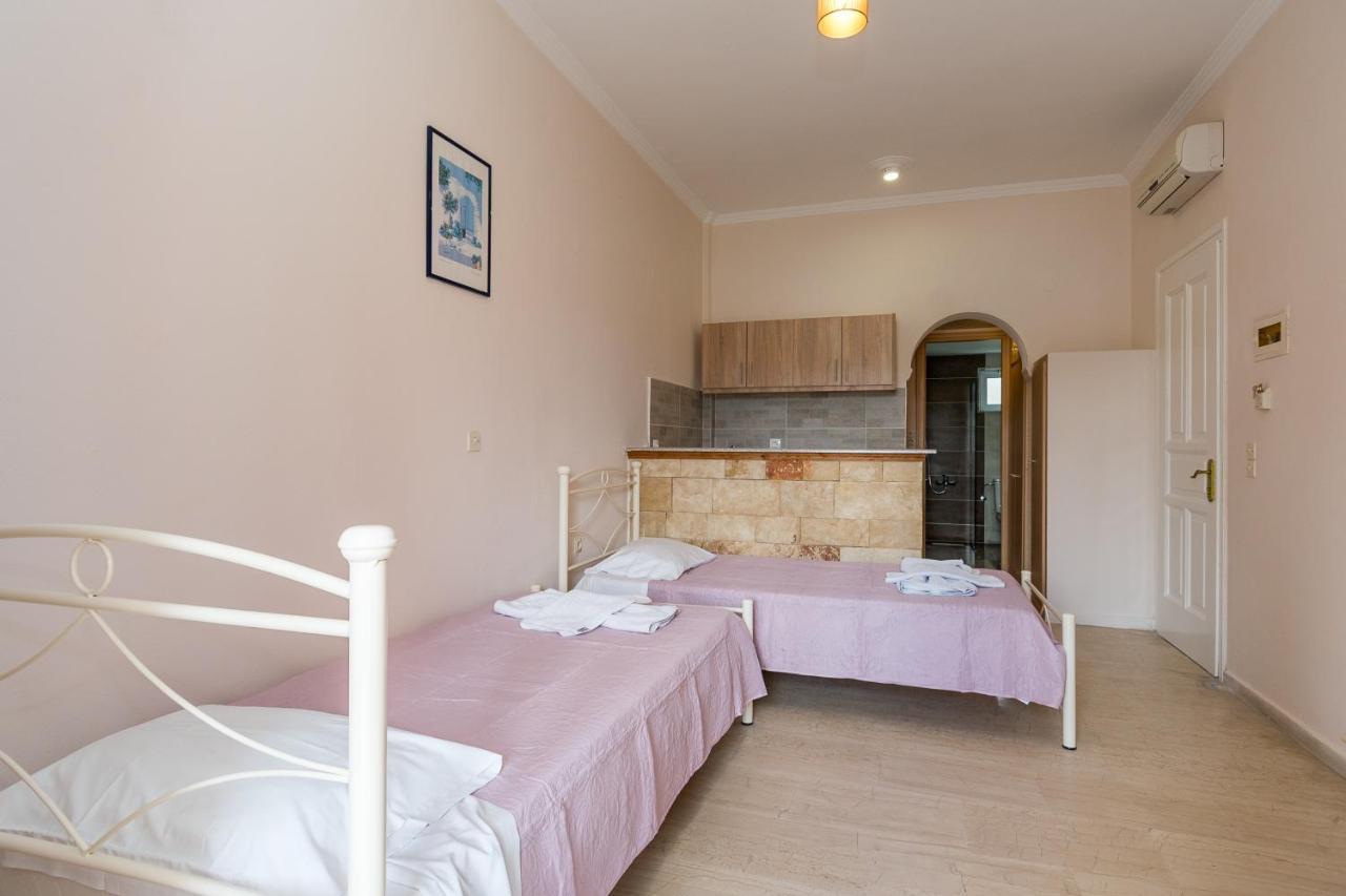 Pythari Apartments 라가나스 외부 사진