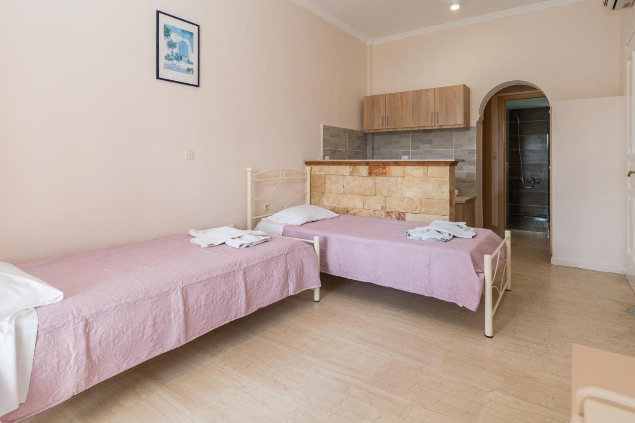 Pythari Apartments 라가나스 외부 사진